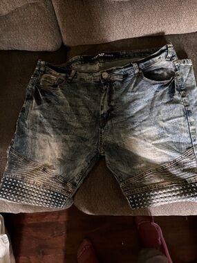 Men's Distressed Blue Denim jeans